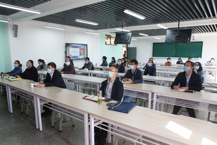 说明: E:\2020年照片\2020-03-09 “全国大学生同上一堂疫情防控思政大课”直播(逸夫楼C区306)\x\5L1A3368--1.jpg